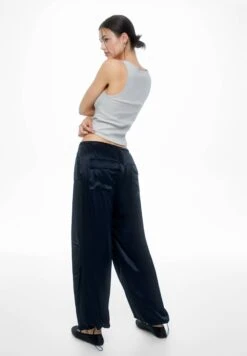 PULL & BEAR Satin Parachute - Broek - Mottled Black -Dameskleding 01f9e05b2aca4c0aabb6b44b6bfa31fd