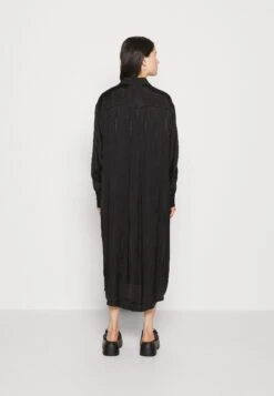 Monki Blousejurk - Black Jaquard 10 Monki Blousejurk - Black Jaquard -Dameskleding 0a1a6be41f4647ef929b465ef15d608c