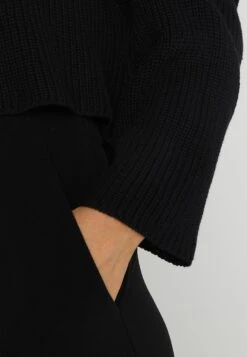 Even&Odd Cropped Jumper - Trui - Black -Dameskleding 10716b29e3fd4dcd813ae28c5b6486e3