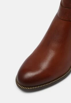 Tamaris Korte Laarzen - Maroon -Dameskleding 1af3e01522aa47678a725f6d1b110554