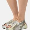 Ugg Sport Yeah Camopop - Sandalen - Moss Green -Dameskleding 1c5fb160443f4a8da8e72edddbac1980
