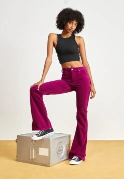 Lee Breese - Flared Jeans - Foxy Violet -Dameskleding 1c7ae8807edc4faab5e72715980be70e