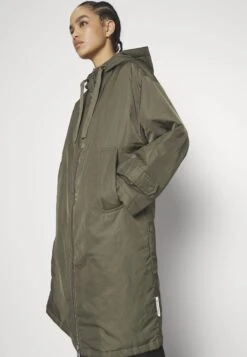 Marc O'Polo Coat Long Padded Fixed Hood Zipper Drawstring Waist - Parka - Olive Crop 15 Marc O'Polo Coat Long Padded Fixed Hood Zipper Drawstring Waist - Parka - Olive Crop -Dameskleding 25a62c9ca4b744d3829cf8aa948cc204