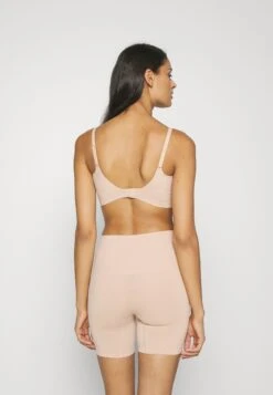 Chantelle Smooth Comfort Wirefree Bra - Bustier - Sirocco -Dameskleding 2627891810ef4fc1a512b1e419c89796