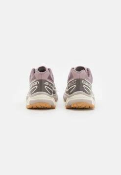Salomon Xt-6 Unisex - Sneakers Laag - Quail/Plum Kitten/Vanilla Ice -Dameskleding 31cfa453540044b199d3052754f2c914