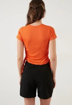 LELA Slim Fit - Blouse - Orange Color -Dameskleding 323c3059bcb14b7fbb5c97566d7cb43c