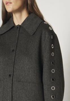 Sandro Oversize Double Face Coat With Eyelet - Halflange Jas - Gris Foncé 15 Sandro Oversize Double Face Coat With Eyelet - Halflange Jas - Gris Foncé -Dameskleding 4979a1a26384441081c4615dce6089ac