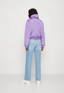 Noisy May Ziggy Quilt - Bomberjacks - Paisley Purple -Dameskleding 57b3956218ca4d0b8190feae51abd927