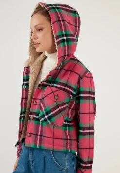 LELA Regular Fit - Jas - Fuchsia 13 LELA Regular Fit - Jas - Fuchsia -Dameskleding 588801834b544061aabe5a368a5adddf