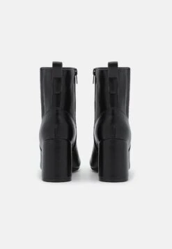 Anna Field Korte Laarzen - Black 11 Anna Field Korte Laarzen - Black -Dameskleding 5d2d432fbb5944eab4f8cbec25e459e2