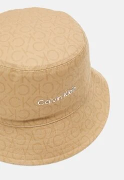 Calvin Klein Must Bucket Hat - Hoed - Safari Mono 9 Calvin Klein Must Bucket Hat - Hoed - Safari Mono -Dameskleding 6583125726c244a995e105a5f50803d5
