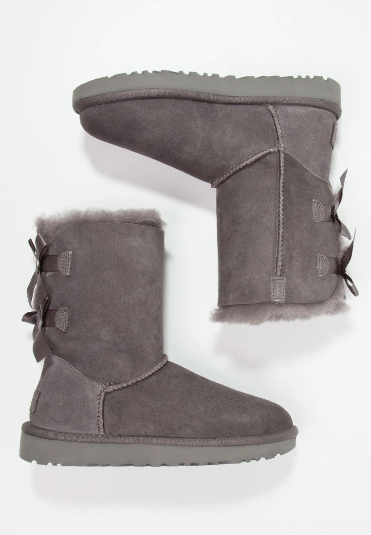Ugg Bailey Bow - Korte Laarzen - Grey 5 Ugg Bailey Bow - Korte Laarzen - Grey - Afbeelding 3