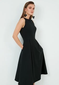 LELA Crew Neck Pleated Midi - Cocktailjurk - Black 8 LELA Crew Neck Pleated Midi - Cocktailjurk - Black -Dameskleding 6e9ae0d79729410a8c52ceeb2264a85a