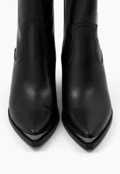 BERSHKA Heeled With Metallic Toe - Cowboy-/Bikerlaarsjes - Black -Dameskleding 6fbcc5314b574281900be90033f9a50b