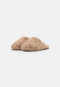 Ugg Maxi Curly Slide - Pantoffels - Sand -Dameskleding 78ba8cb5354e4d749fce1bcfc355f5ff