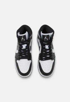 Wmns Air Jordan 1 Mid 365 - Sneakers Hoog - White/Black 11 Wmns Air Jordan 1 Mid 365 - Sneakers Hoog - White/Black -Dameskleding 7f5dea9193fb48659641a510a4620014
