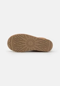 Ugg Classic Mini Regenerate - Korte Laarzen - Chestnut 13 Ugg Classic Mini Regenerate - Korte Laarzen - Chestnut -Dameskleding 80f8d0dc0c40421ca6931ea68b3ccfb9