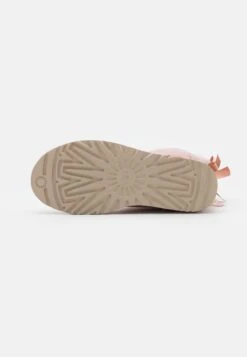 Ugg Bailey Bow - Korte Laarzen - Rose Grey -Dameskleding 857181c7b1784fbfa63f3d1f9166b934