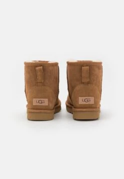 Ugg Classic Mini Regenerate - Korte Laarzen - Chestnut 12 Ugg Classic Mini Regenerate - Korte Laarzen - Chestnut -Dameskleding 8ebd3d97448e44159db529e77f739420