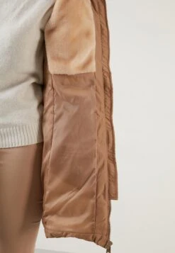 LELA Regular Fit - Winterjas - Camel -Dameskleding 96f6cba8387840ad9bc47a2206463e8b