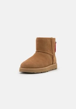 Ugg Classic Mini Logo Zip - Korte Laarzen - Chestnut 10 Ugg Classic Mini Logo Zip - Korte Laarzen - Chestnut -Dameskleding 98e1ec91b2ac4e0d837fdb5762150015