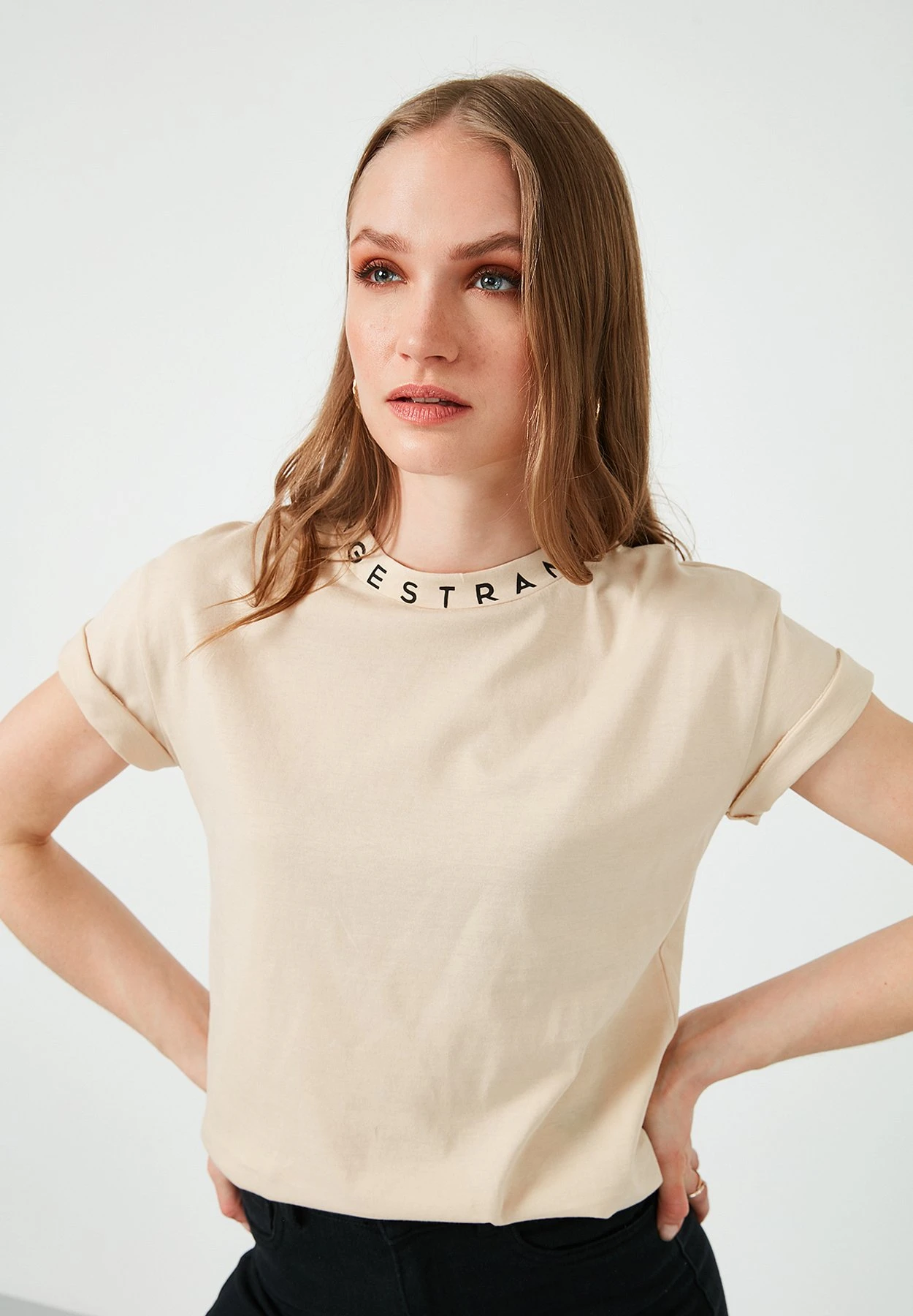 LELA Regular Fit - T-Shirt Print - Stone Colored 5 LELA Regular Fit - T-Shirt Print - Stone Colored - Afbeelding 3