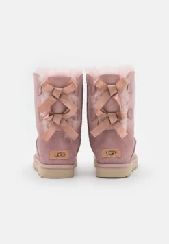 Ugg Bailey Bow - Korte Laarzen - Rose Grey -Dameskleding 9c242b3c6b994e2da84b5c62e188470b