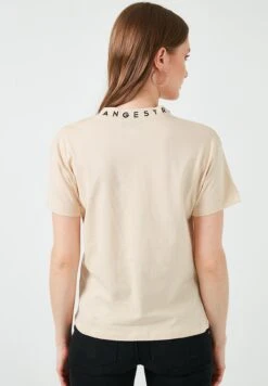 LELA Regular Fit - T-Shirt Print - Stone Colored 7 LELA Regular Fit - T-Shirt Print - Stone Colored -Dameskleding ac2be3d786ff4f11ae09f6acdab8eea4