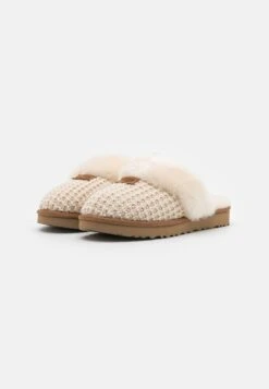 Ugg Cozy - Pantoffels - Cream -Dameskleding b447d3eb2eee4d598de74ea451e5634d