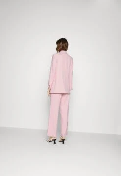 MARC CAIN Blazer - Soft Powder Pink -Dameskleding b6fba16f4afd41f2bb1dd9ba25aea48d
