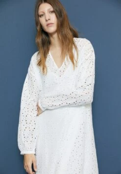 Minimum Pilma - Maxi-Jurk - White 12 Minimum Pilma - Maxi-Jurk - White -Dameskleding c0ea2dd2fcb44ab8a2d04bed46c3157c