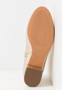 Anna Field Korte Laarzen - Gold 15 Anna Field Korte Laarzen - Gold -Dameskleding c469a4e915e944edacb7db551c6d118c