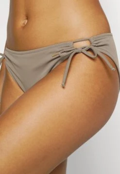 Bruno Banani Triangle Set - Bikini - Stone 13 Bruno Banani Triangle Set - Bikini - Stone -Dameskleding c8df7db524bf40d28ae07bd4c86a1468