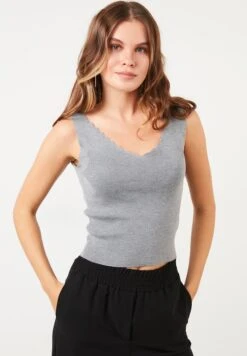 LELA Regular Fit - Top - Grey