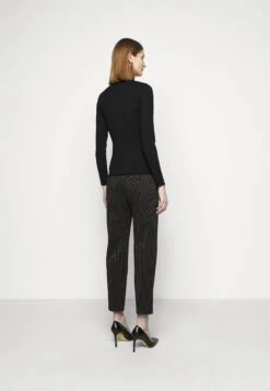 MAX & Co. Manama - Trui - Black 12 MAX & Co. Manama - Trui - Black -Dameskleding d2bc793f584c4aed8624afb966142502