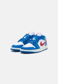 Air Jordan 1- Sneakers Laag - Sport Blue/Gym Red/White/Sail -Dameskleding e043b419cf9c438dbc108119e9eba95f