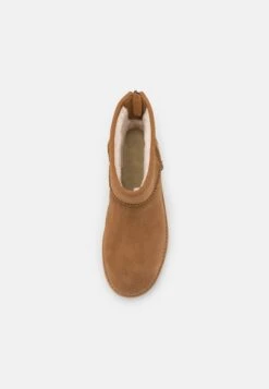 Ugg Classic Mini Logo Zip - Korte Laarzen - Chestnut 13 Ugg Classic Mini Logo Zip - Korte Laarzen - Chestnut -Dameskleding f92e16fb60bc4ddfa7ea61b712375f9d