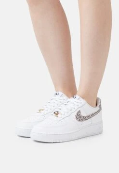 Nike Sportswear Womens Air Force 1 Lx 2 - Sneakers Laag - White/Hemp/Black